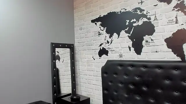 Snapshot of Frank_Millers chatting on November 21, 2025, 8:30 pm Frank Millers online show from November 21, 2025, 8:30 pm