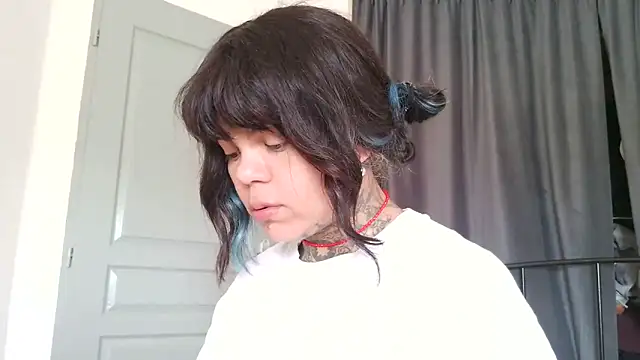 Snapshot of serena__vedette chatting on April 11, 2026, 11:14 am serena vedette online show from April 11, 2026, 11:14 am