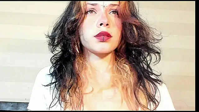 Snapshot of onix_bl4ck chatting on December 16, 2025, 10:36 pm onix bl4ck online show from December 16, 2025, 10:36 pm