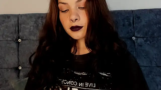 Snapshot of onix_bl4ck chatting on February 4, 2025, 2:28 am onix bl4ck online show from February 4, 2025, 2:28 am