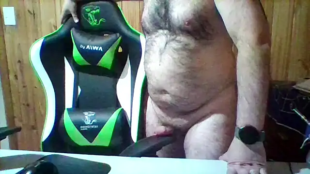 Snapshot of BearArg chatting on November 8, 2025, 9:51 pm BearArg online show from November 8, 2025, 9:51 pm