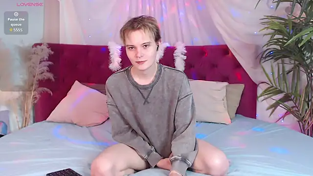 Snapshot of DemianEnglen chatting on October 22, 2025, 7:24 pm DemianEnglen online show from October 22, 2025, 7:24 pm