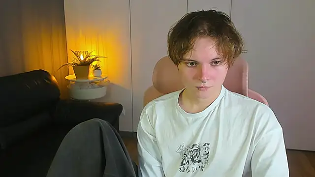 DemianEnglen online show from April 6, 2026, 2:29 pm