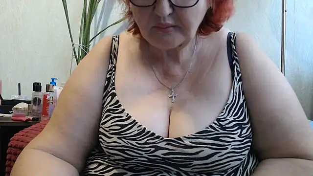 DeniseeRosea online show from July 7, 2026, 7:45 am