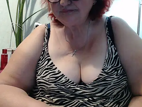 Snapshot of DeniseeRosea chatting on June 12, 2026, 7:33 pm DeniseeRosea online show from June 12, 2026, 7:33 pm