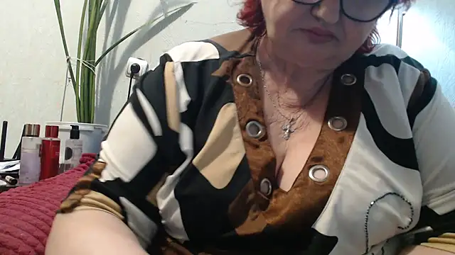 Snapshot of DeniseeRosea chatting on May 12, 2026, 6:25 pm DeniseeRosea online show from May 12, 2026, 6:25 pm