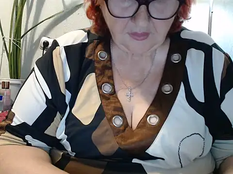 DeniseeRosea online show from June 20, 2026, 10:37 pm