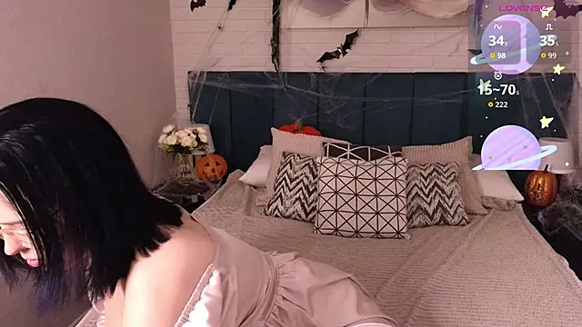 Manic pixie  online show from October 21, 2025, 5:34 pm