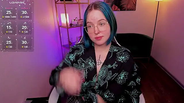Snapshot of Manic_pixie_ chatting on July 16, 2026, 3:20 pm Manic pixie online show from July 16, 2026, 3:20 pm