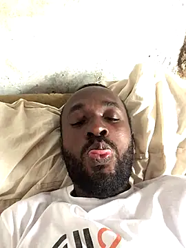 Snapshot of onewinnertee chatting on November 14, 2025, 10:41 am onewinnertee online show from November 14, 2025, 10:41 am