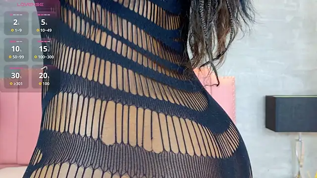 Alaia Colins online show from May 6, 2026, 12:03 am