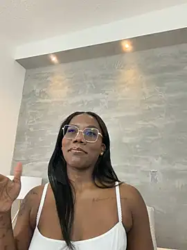 Alaia Colins online show from August 4, 2026, 11:09 pm
