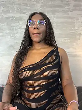 Snapshot of Alaia_Colins chatting on June 10, 2026, 12:34 am Alaia Colins online show from June 10, 2026, 12:34 am