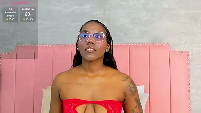 Alaia Colins online show from April 27, 2026, 11:58 pm