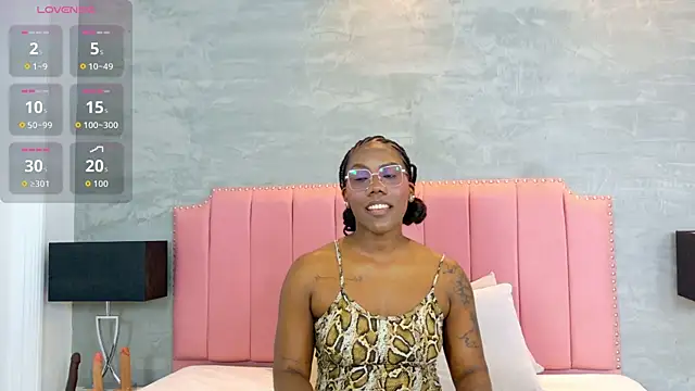 Alaia Colins online show from April 25, 2026, 12:57 am