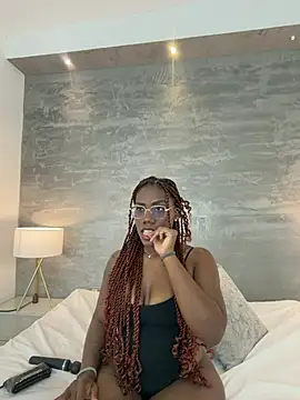 Alaia Colins online show from July 28, 2026, 1:35 am
