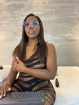 Alaia Colins online show from June 24, 2026, 2:10 am