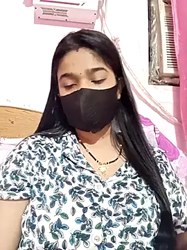 Snapshot of Simran-001 chatting on October 17, 2025, 2:19 pm Simran-001 online show from October 17, 2025, 2:19 pm