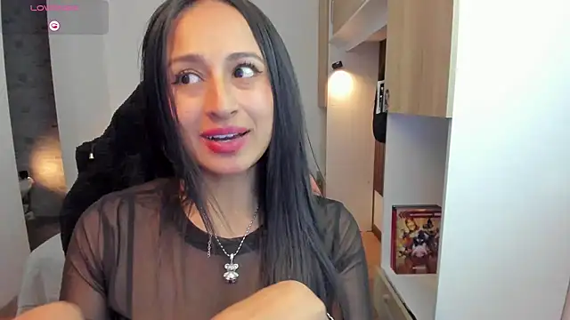 alizee 33 online show from February 5, 2026, 1:51 pm