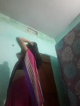 Snapshot of Bong-lady chatting on February 6, 2025, 11:20 am Bong-lady online show from February 6, 2025, 11:20 am