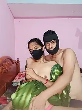 Snapshot of USHA_BHABHI chatting on August 4, 2026, 10:58 pm USHA BHABHI online show from August 4, 2026, 10:58 pm