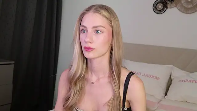 GabriellaOlsen online show from July 30, 2026, 4:17 pm