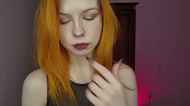 LynetHakes online show from June 25, 2026, 6:29 am