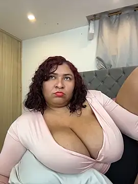 Snapshot of KarlaWild chatting on June 12, 2026, 10:18 pm KarlaWild online show from June 12, 2026, 10:18 pm
