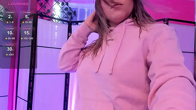 alaia greyy online show from March 16, 2026, 12:42 pm