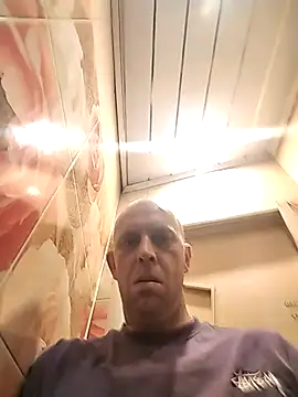 Snapshot of MaxDevilWhite chatting on November 9, 2025, 10:36 pm MaxDevilWhite online show from November 9, 2025, 10:36 pm