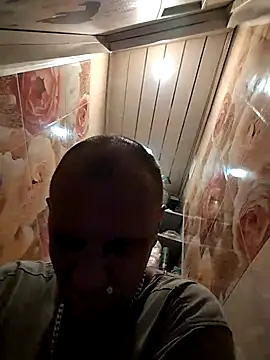 Snapshot of MaxDevilWhite chatting on September 30, 2025, 8:31 am MaxDevilWhite online show from September 30, 2025, 8:31 am