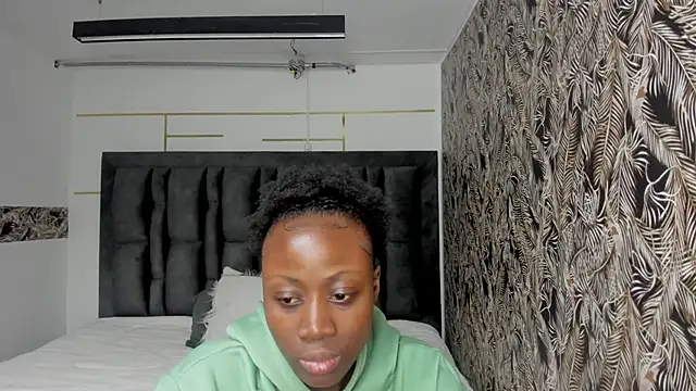 Sara Naugty online show from November 20, 2025, 8:09 pm