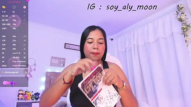 Snapshot of soy_aly_moon chatting on September 14, 2025, 10:32 pm soy aly moon online show from September 14, 2025, 10:32 pm
