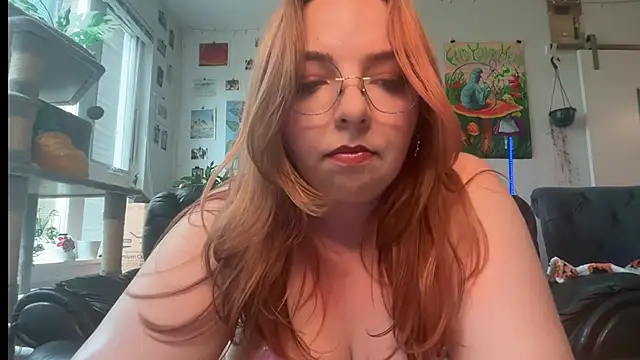 Snapshot of curvycate127 chatting on May 15, 2026, 10:19 pm curvycate127 online show from May 15, 2026, 10:19 pm