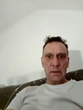 lovemachineeee online show from February 10, 2026, 9:25 pm