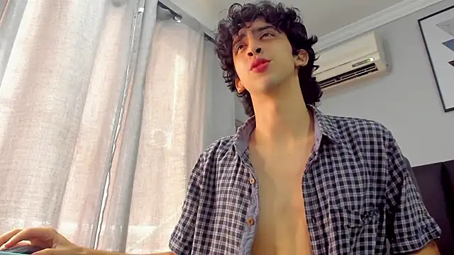 Alezzandro  online show from February 26, 2025, 2:16 pm