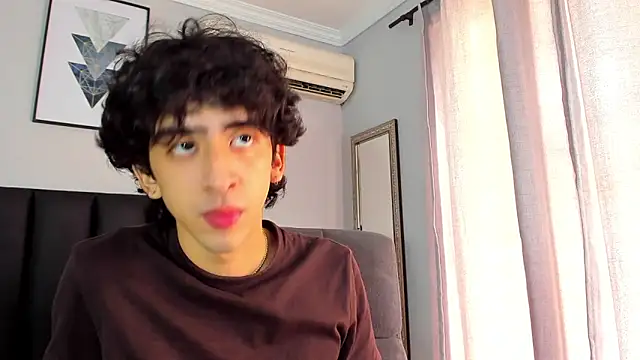 Alezzandro  online show from February 20, 2025, 2:46 pm