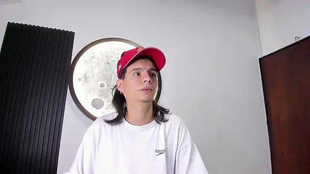 Snapshot of Martshall09 chatting on October 16, 2025, 8:28 pm Martshall09 online show from October 16, 2025, 8:28 pm