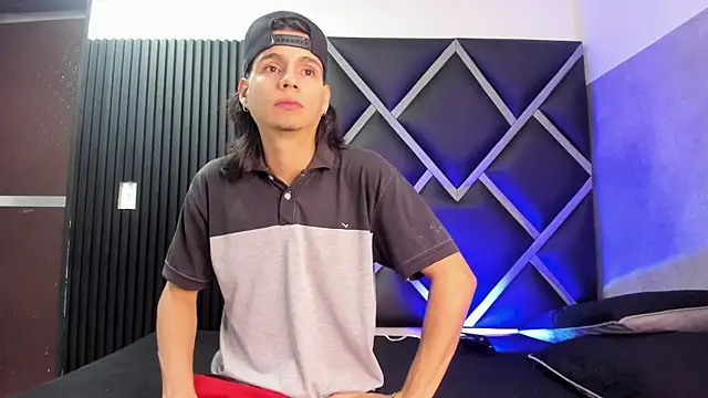 Snapshot of Martshall09 chatting on October 27, 2025, 9:16 pm Martshall09 online show from October 27, 2025, 9:16 pm