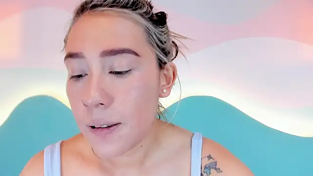 Snapshot of Lannajansen chatting on November 12, 2025, 2:21 pm Lannajansen online show from November 12, 2025, 2:21 pm