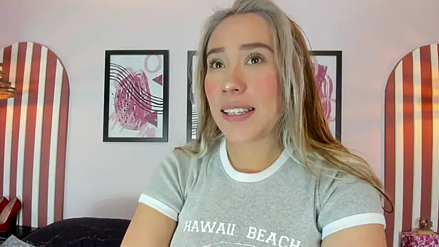 Snapshot of Lannajansen chatting on October 18, 2025, 4:42 pm Lannajansen online show from October 18, 2025, 4:42 pm