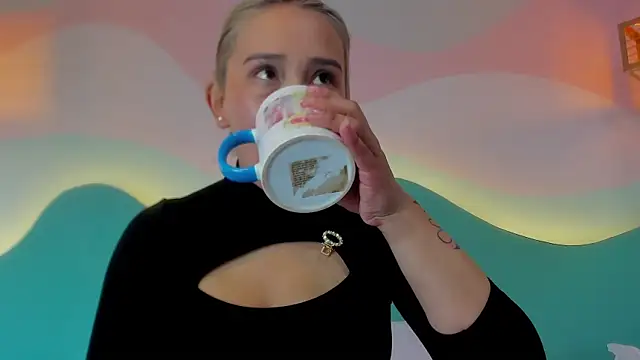 Snapshot of Lannajansen chatting on November 4, 2025, 2:10 pm Lannajansen online show from November 4, 2025, 2:10 pm