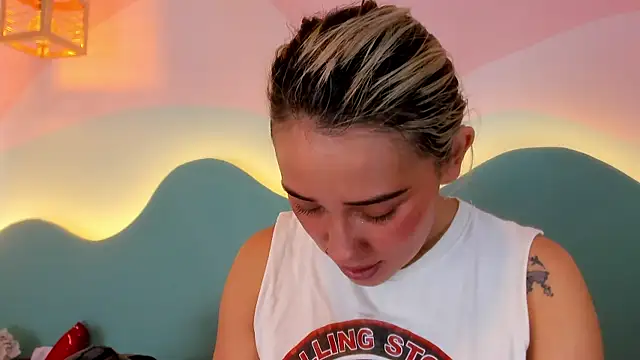 Lannajansen online show from December 20, 2025, 1:47 pm