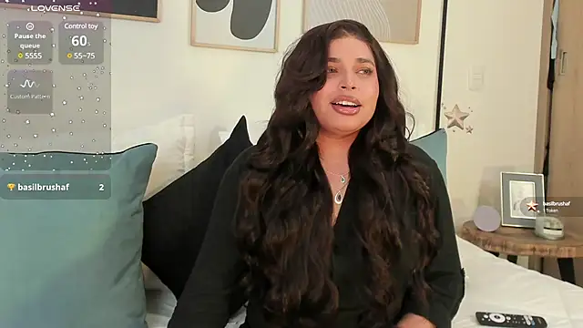 RachelRusso online show from February 3, 2025, 12:47 am