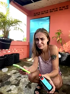 Snapshot of White_Lu chatting on November 12, 2025, 2:04 am White Lu online show from November 12, 2025, 2:04 am