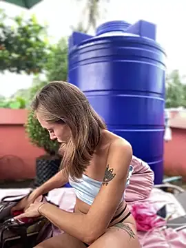 Snapshot of White_Lu chatting on November 26, 2025, 2:11 am White Lu online show from November 26, 2025, 2:11 am