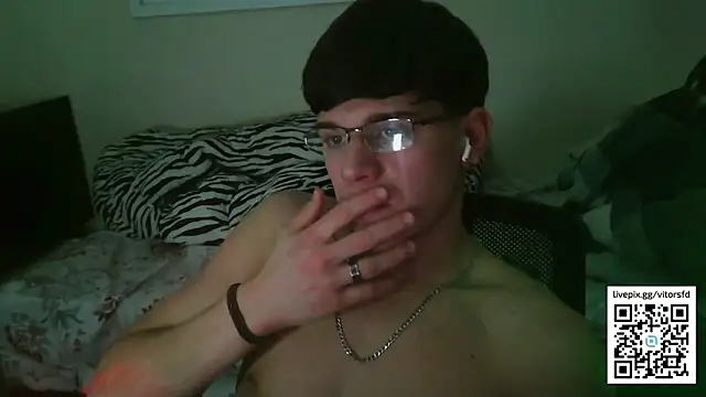 vitorsafado19 online show from October 4, 2025, 6:15 am