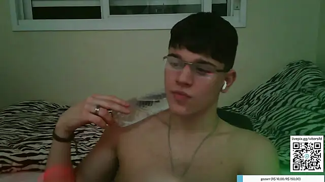 vitorsafado19 online show from November 14, 2025, 2:04 am