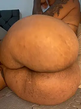 Snapshot of Charlotte_bronxxx chatting on November 8, 2025, 5:27 pm Charlotte bronxxx online show from November 8, 2025, 5:27 pm