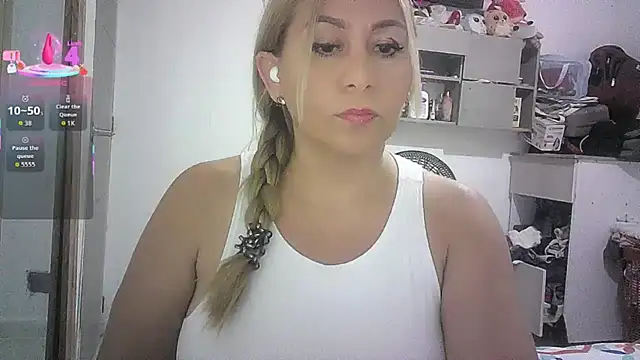 Snapshot of mariana0x chatting on May 22, 2026, 9:02 pm mariana0x online show from May 22, 2026, 9:02 pm